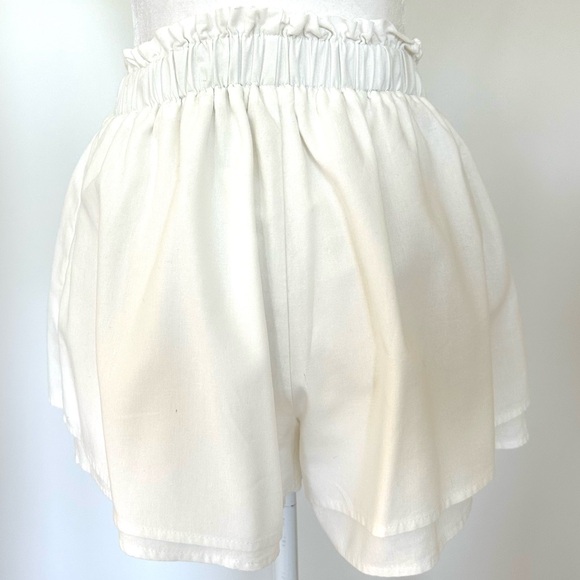 Commense Elegant Aegean White Linen Blend Blouse and Shorts Set - Picture 10 of 17